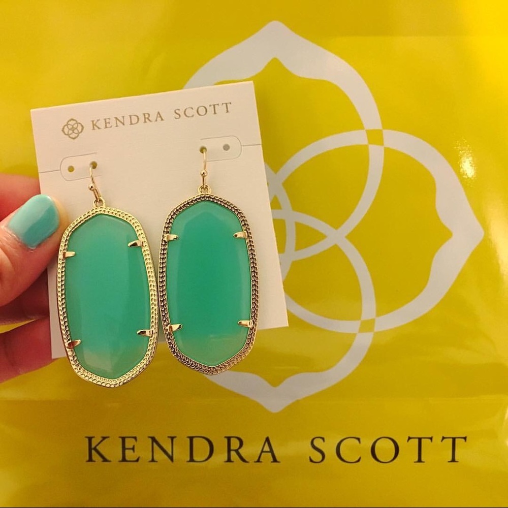 Kendra Scott Danielle Earrings (Chalcedony)